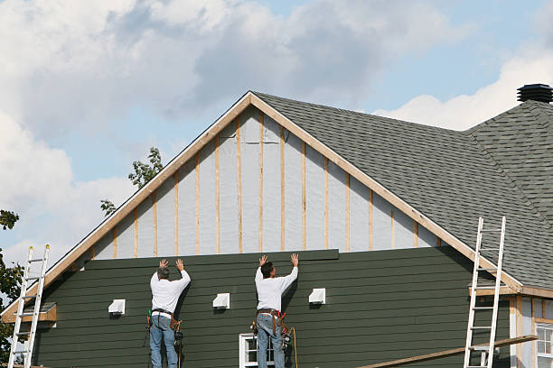 Professional Emergency Siding Repair technician working in Florence, TX
